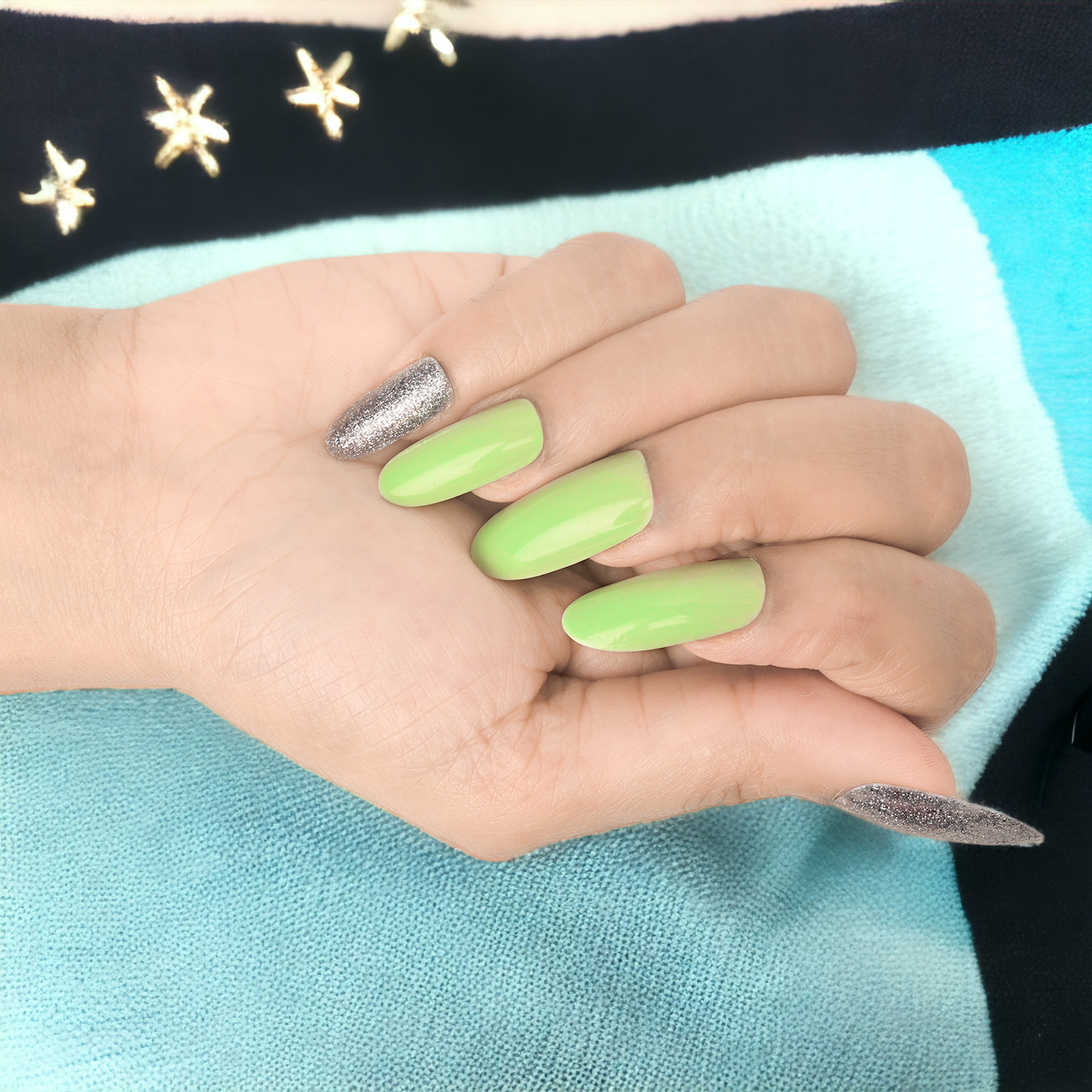 Handmade Reusable Premium Press on Nail Art Kit : Love For Glitters