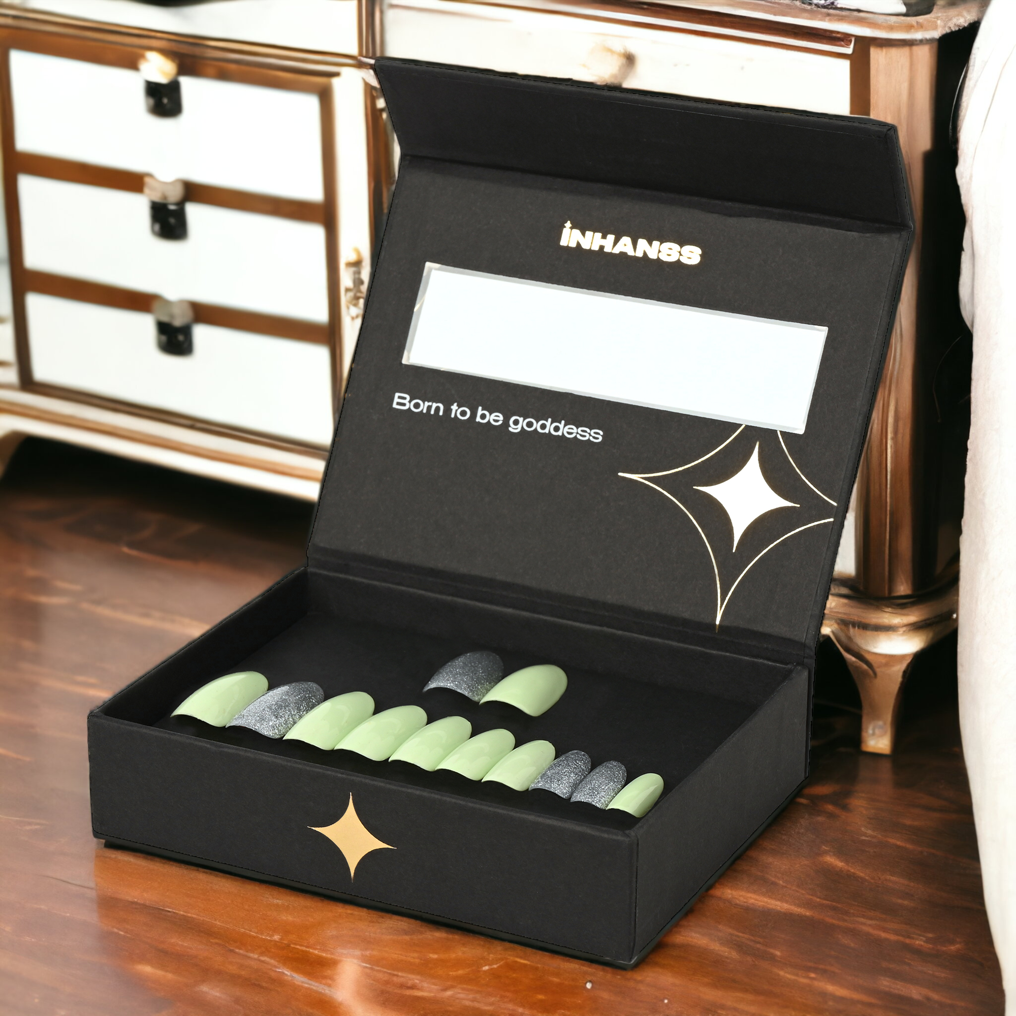 Handmade Reusable Premium Press on Nail Art Kit : Love For Glitters