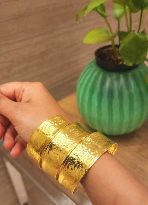 Golden Gleam Anti Tarnish Statement Bracelet