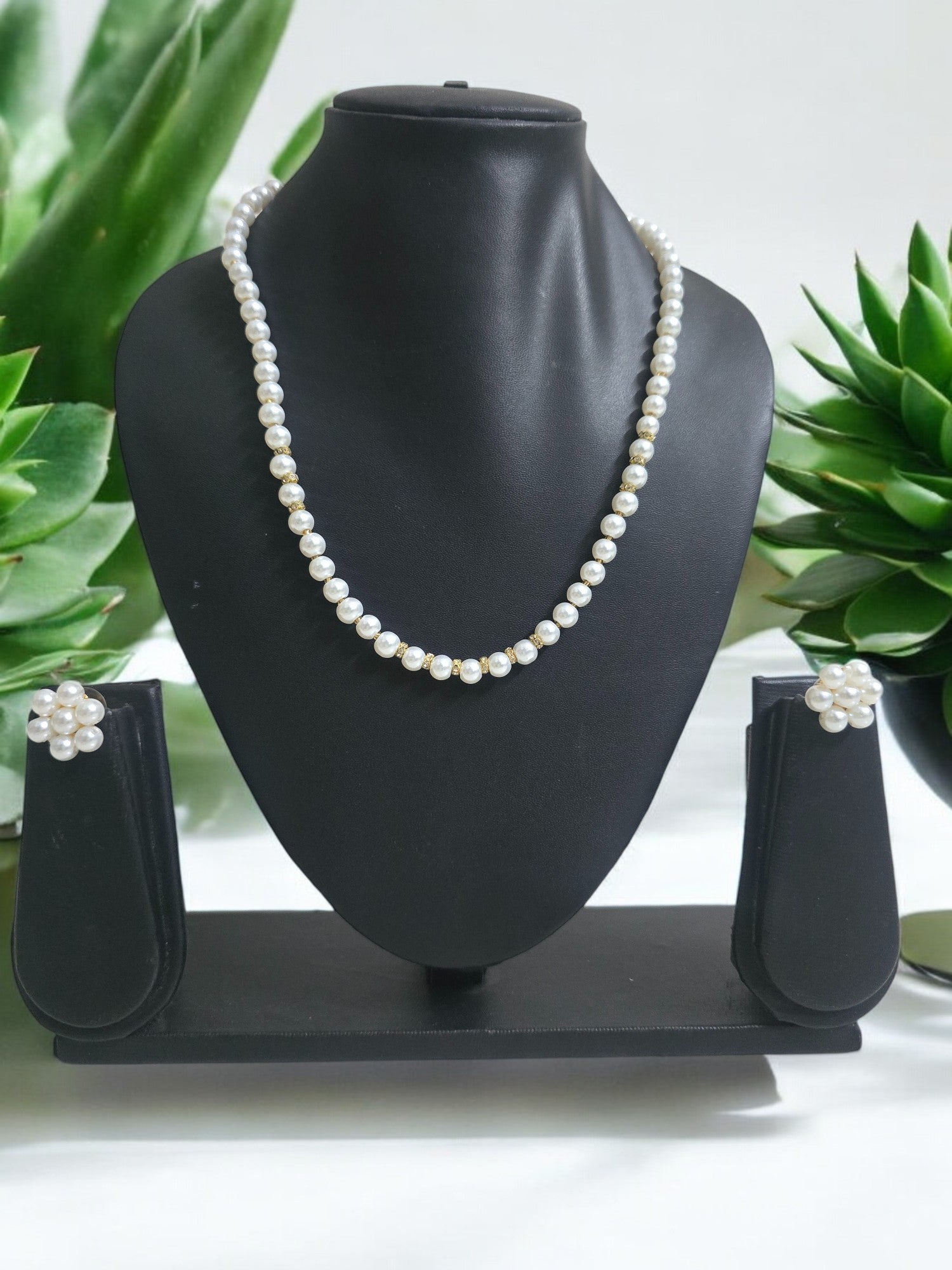 Sunehari Pearl White Necklace Set