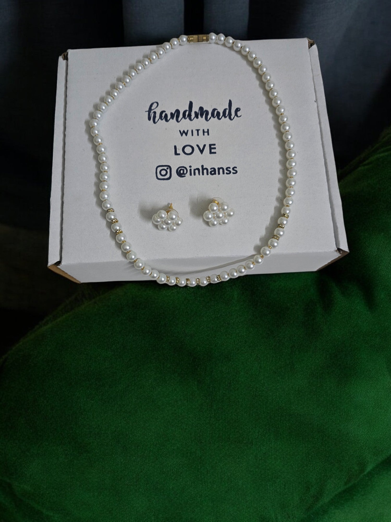 Sunehari Pearl White Necklace Set