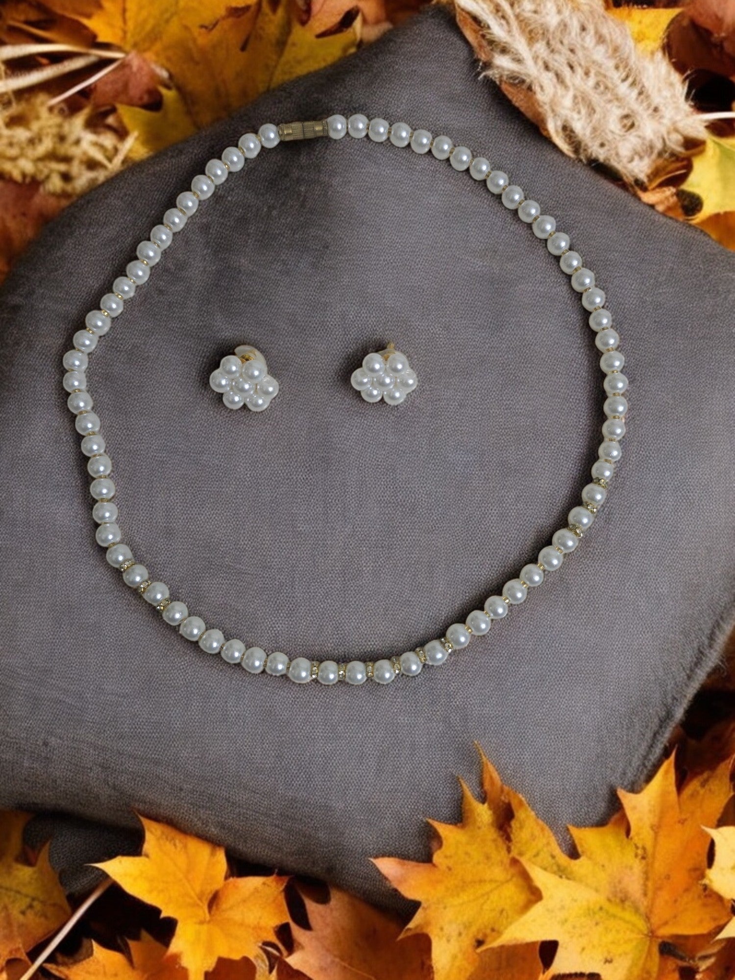 Sunehari Pearl White Necklace Set