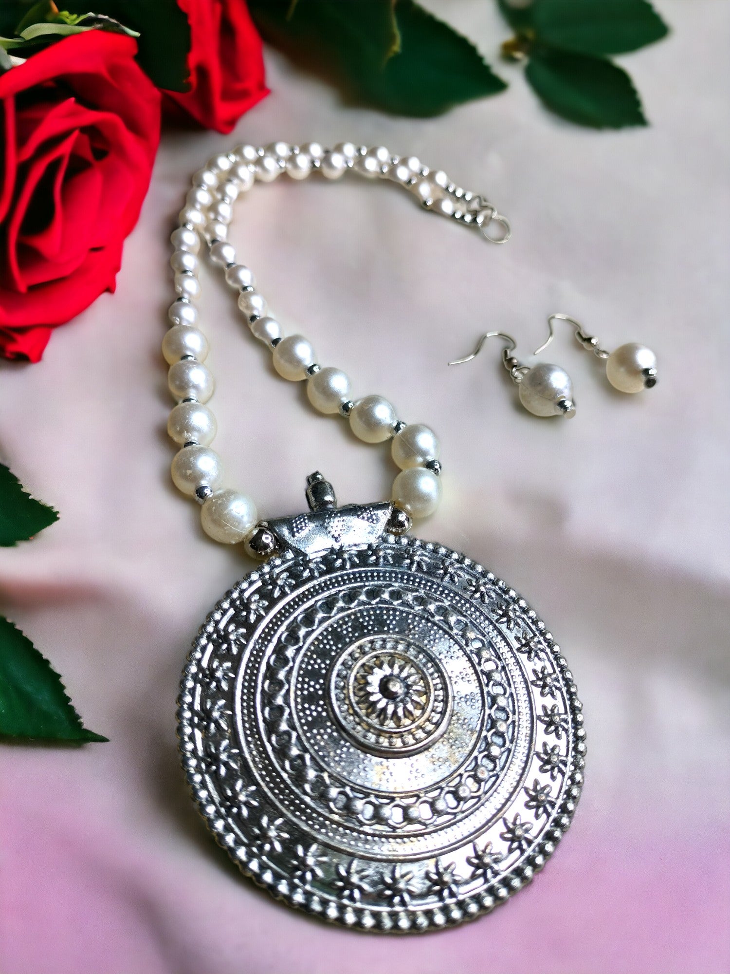 Lustrous Elegance Pearl Set with Matching Earrings