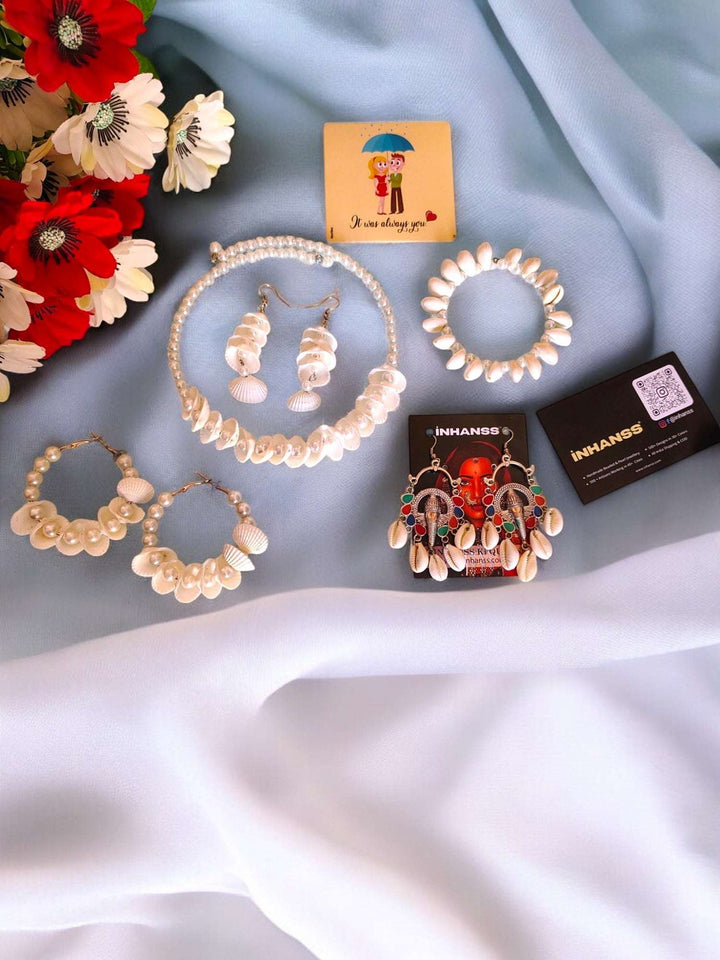 Love For Seashell 5 in 1 Handmade Hamper for Rakhi