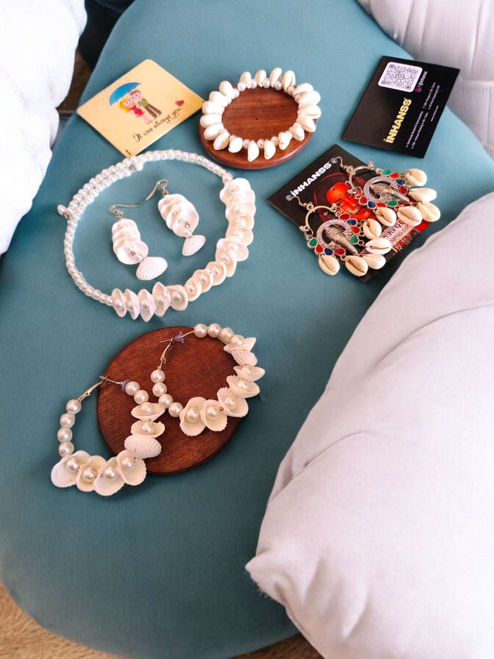 Love For Seashell 5 in 1 Handmade Hamper for Rakhi
