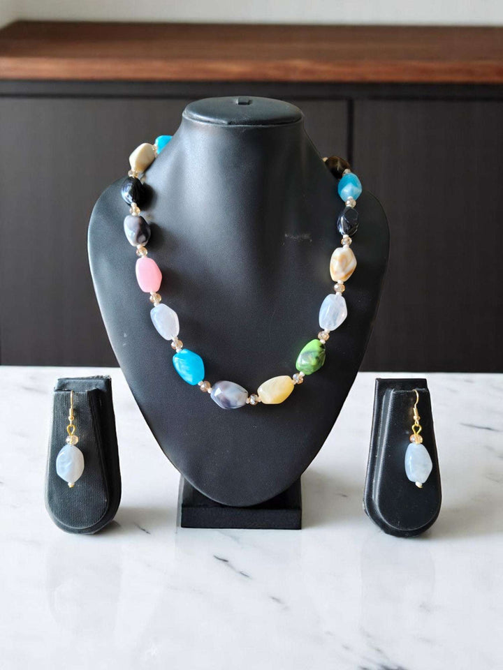 Thoda Desi, Thoda Videsi – Multicolour Stone Necklace Set