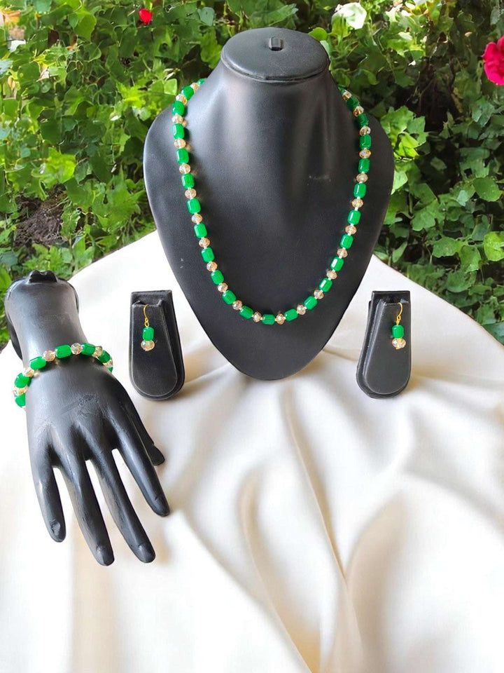 Shaadi Wale Rang – Beaded Necklace, Earrings & Bracelet Set