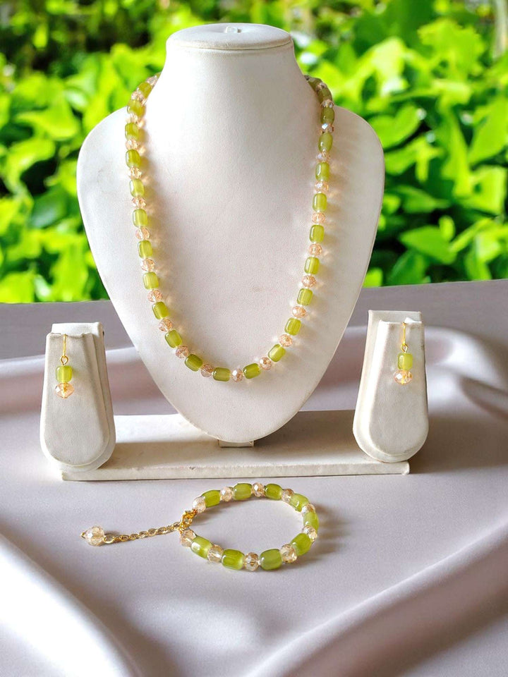Shaadi Wale Rang – Beaded Necklace, Earrings & Bracelet Set