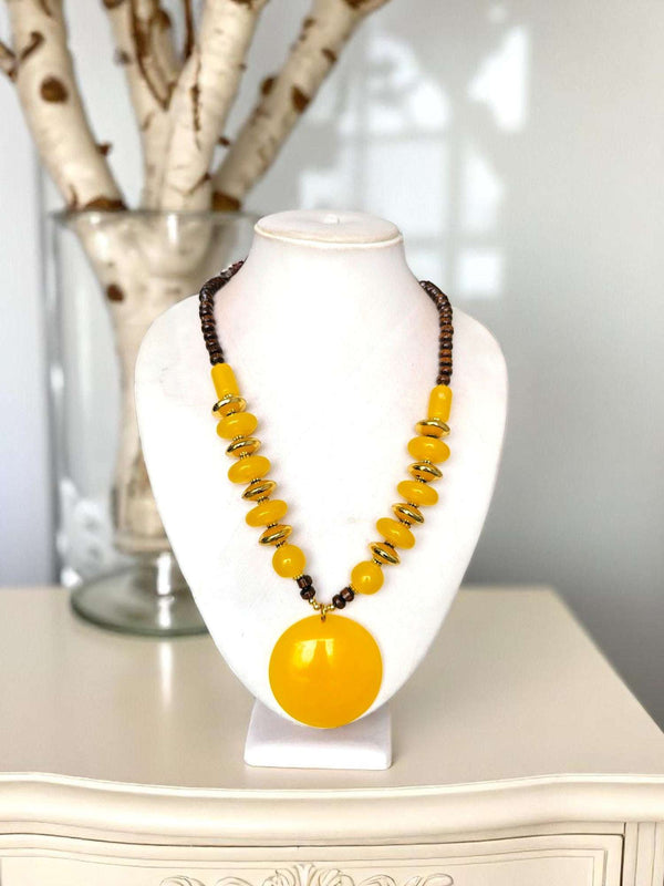 Sun Sunshine Bold – Yellow Stone & Raisin Pendant Necklace 🌼 Handmade | Statement Wear | Limited Pieces