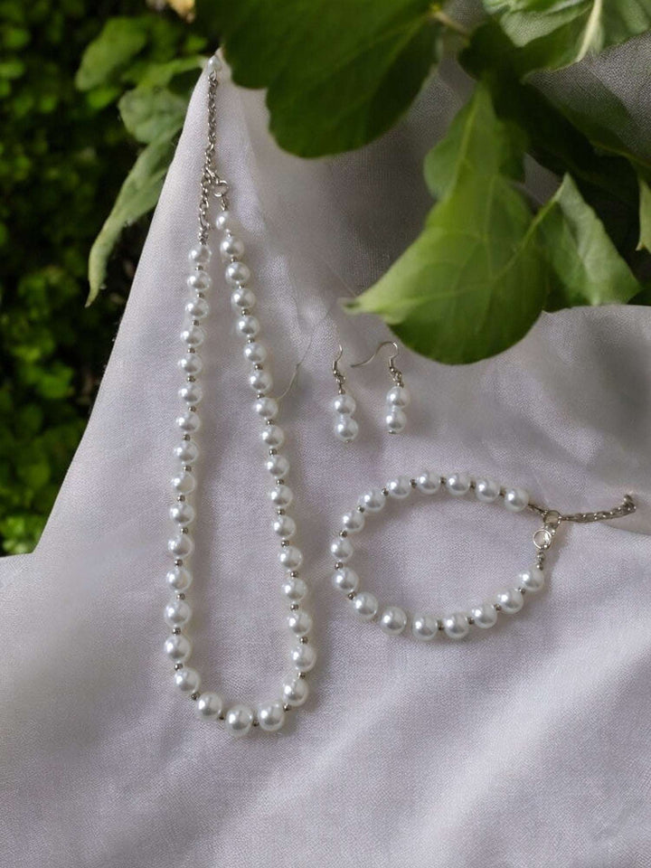 Love for Pearl – 5-in-1 Handmade Rakhi Gift Hamper