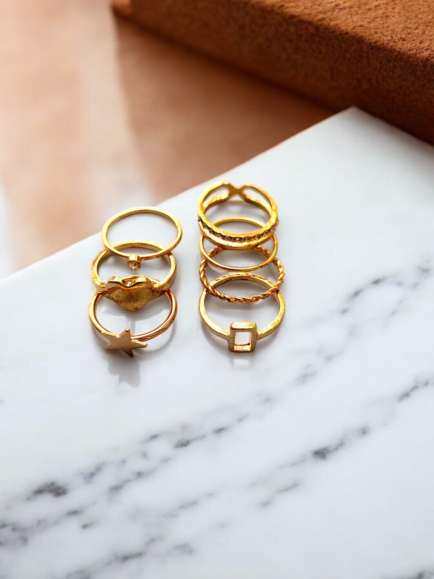 Ethereal Glow Lightweight Rings - 7 Rings + Jewellery Organizer