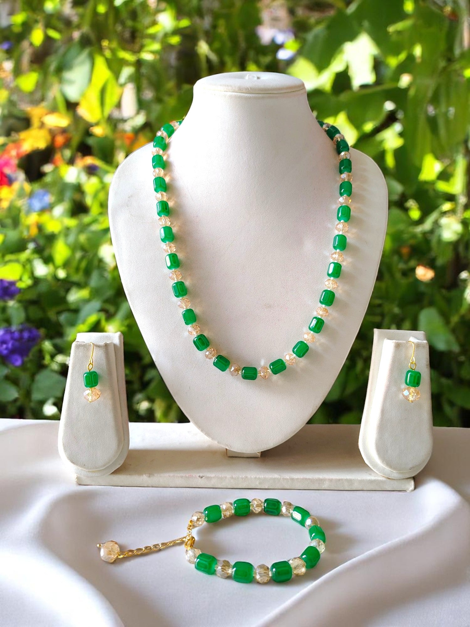 Shaadi Wale Rang – Beaded Necklace, Earrings & Bracelet Set