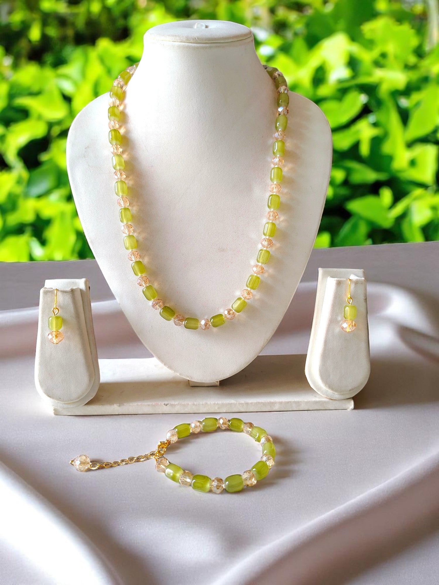 Shaadi Wale Rang – Beaded Necklace, Earrings & Bracelet Set