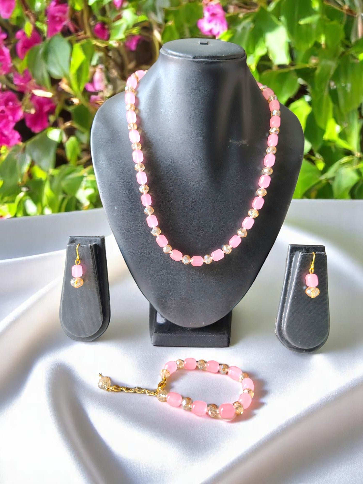 Shaadi Wale Rang – Beaded Necklace, Earrings & Bracelet Set
