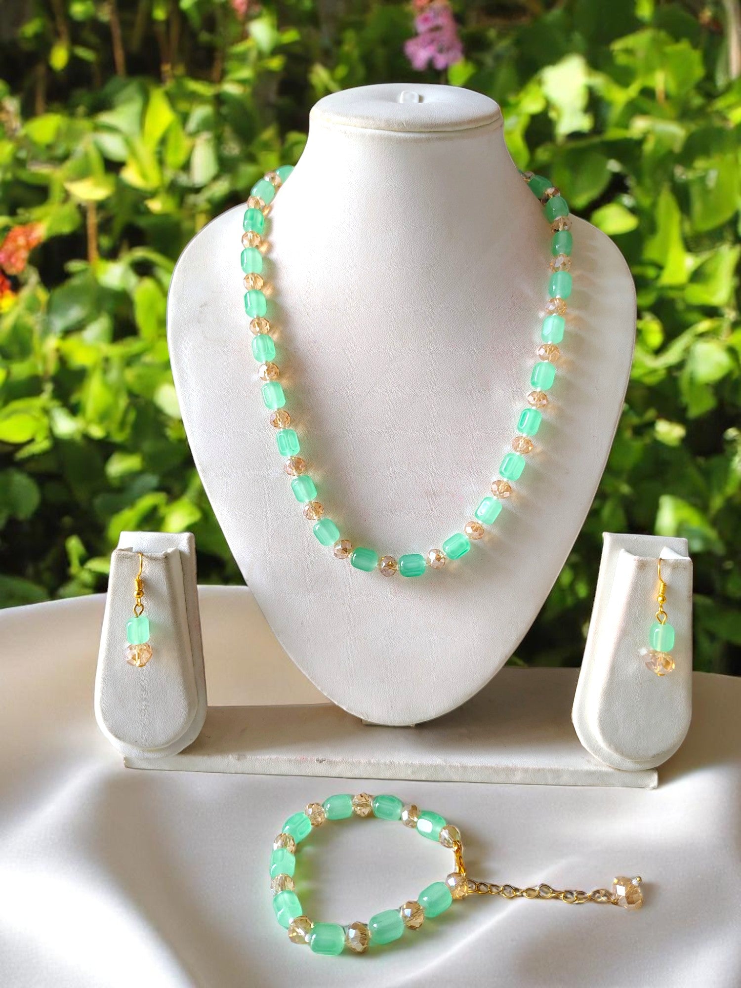 Shaadi Wale Rang – Beaded Necklace, Earrings & Bracelet Set