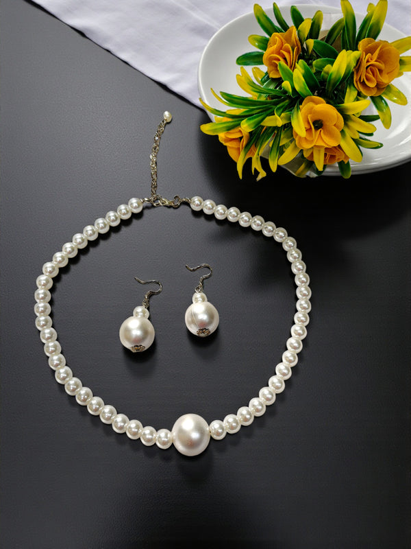 Amara Royale Pearl Necklace With Statement Earrings- IVORY