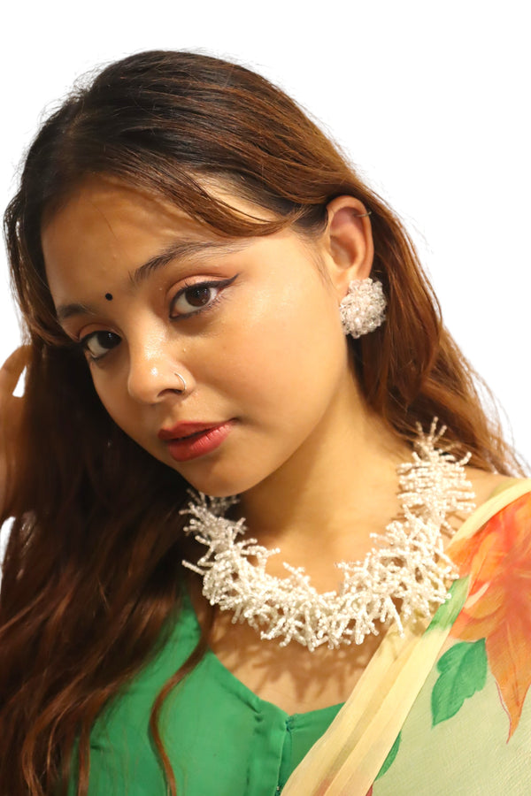 Frosted Elegance Cluster Necklace Set - OFF WHITE - Handmade