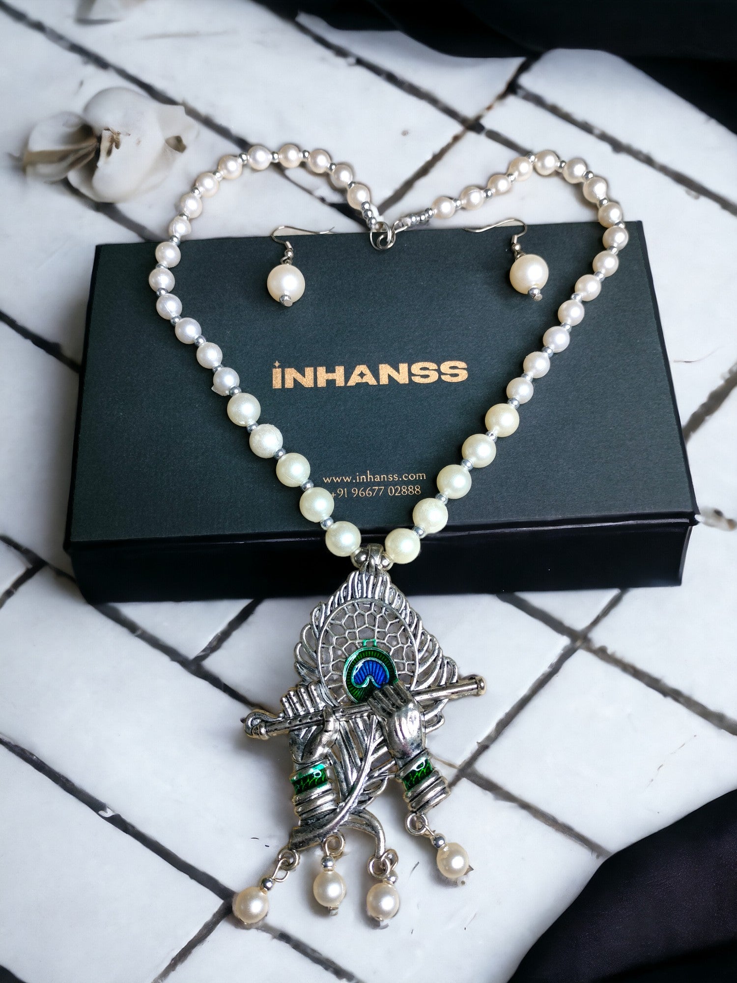 Krishna Bansuri Mor Pankh Set with Matching Earrings