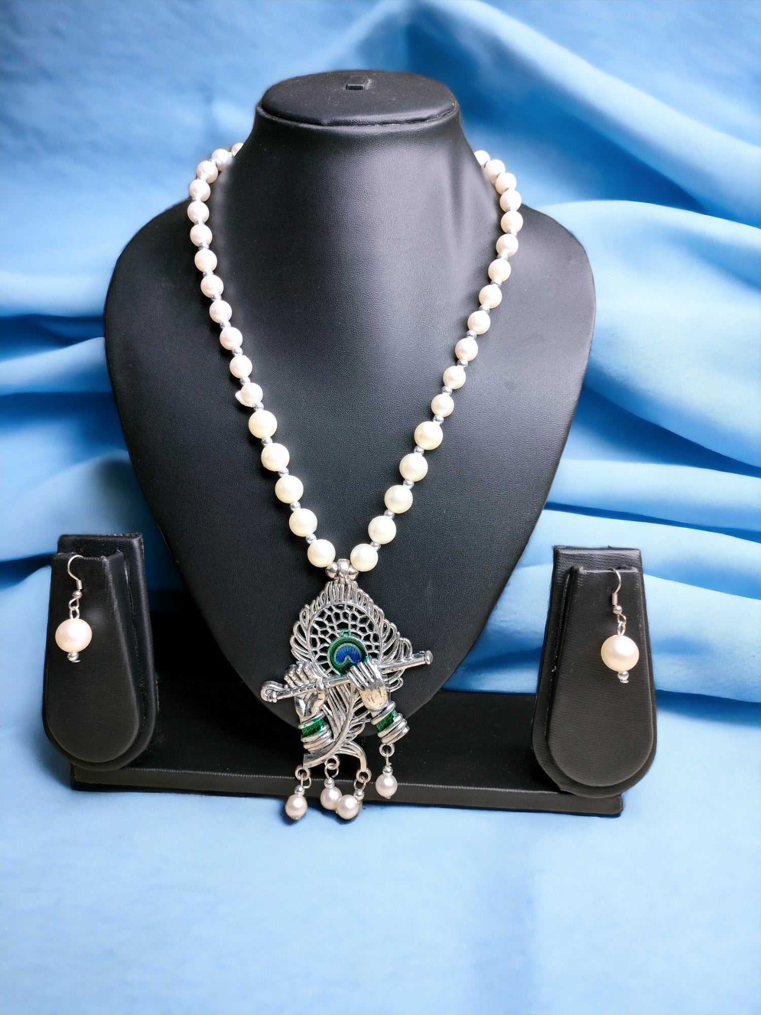 Krishna Bansuri Mor Pankh Set with Matching Earrings