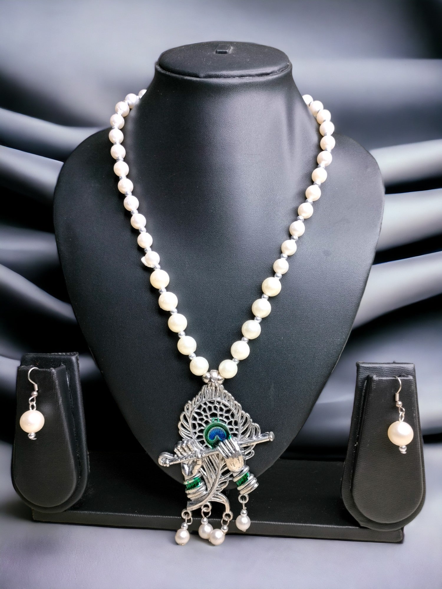 Krishna Bansuri Mor Pankh Set with Matching Earrings
