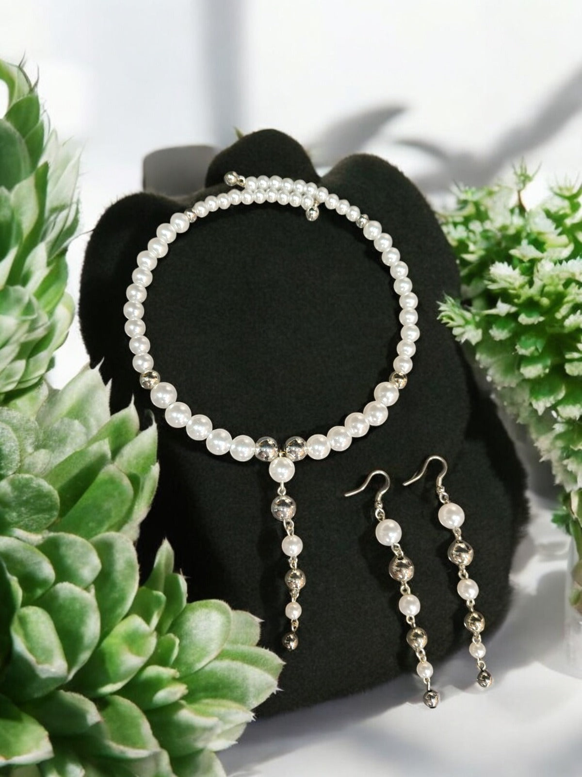 Noor-e-Nazakat- Anti Tarnish Pearl and Beaded Hasli Necklace with Dangler Earrings